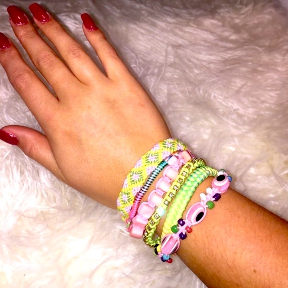 MAGNETIC BOHO MULTI LAYERED 6 in 1 Bracelet